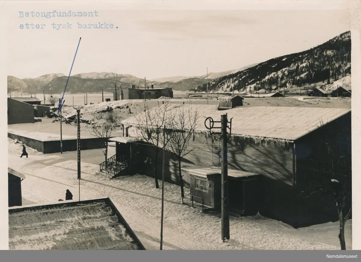 Namsos sentrum under krigen med midlertidige brakker og bygg