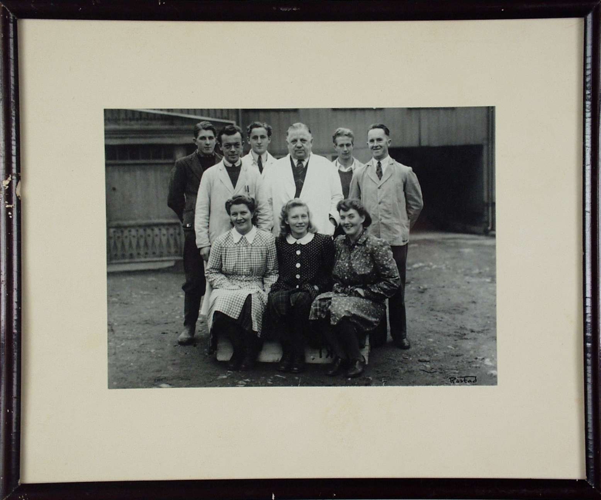 Fagstad Kolonial, mannen i midten Birger Kildal.