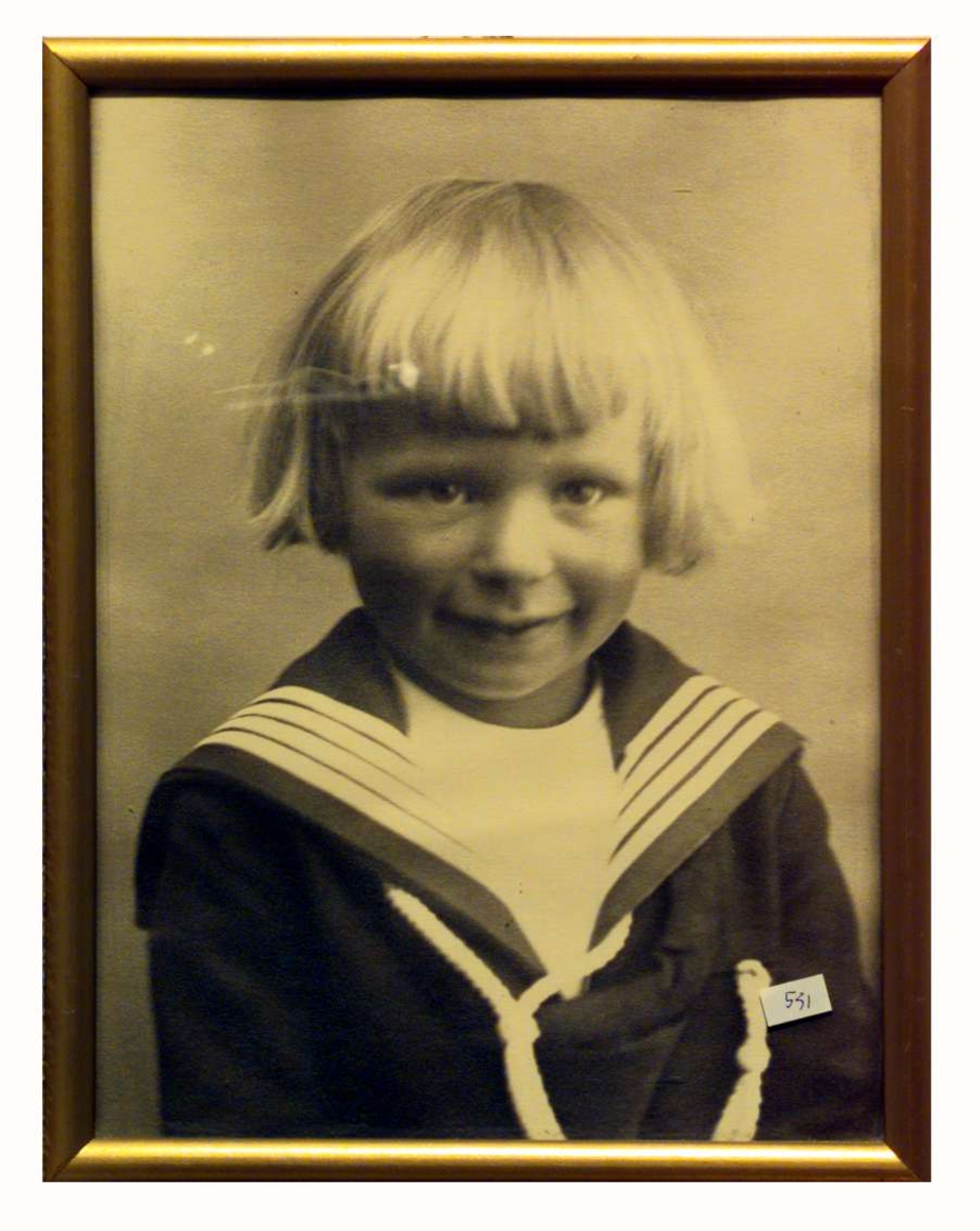 Hans Benedict Undset Svarstad i matrosdress, ca. 5 år gammel..