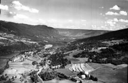 Flyfoto, Fåberg, oversiktsbilde. Nederst i  forgrunnen: Sand
