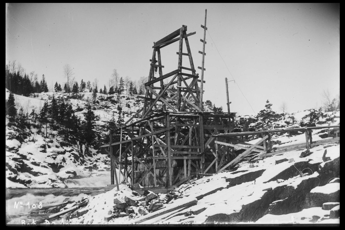 Arendal Fossekompani i begynnelsen av 1900-tallet
CD merket 0565, Bilde: 11
Sted: Haugsjå
Beskrivelse: Forberedelser før bygging av dam
