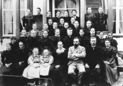 Romsdal Amtskole, Nauste , Jentekurset 1898. .Amtskolen held