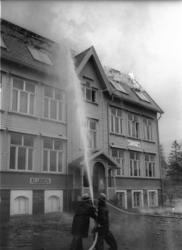 Molde folkeskole øvre vei 23 brenner høsten 1977..(Bilder fr