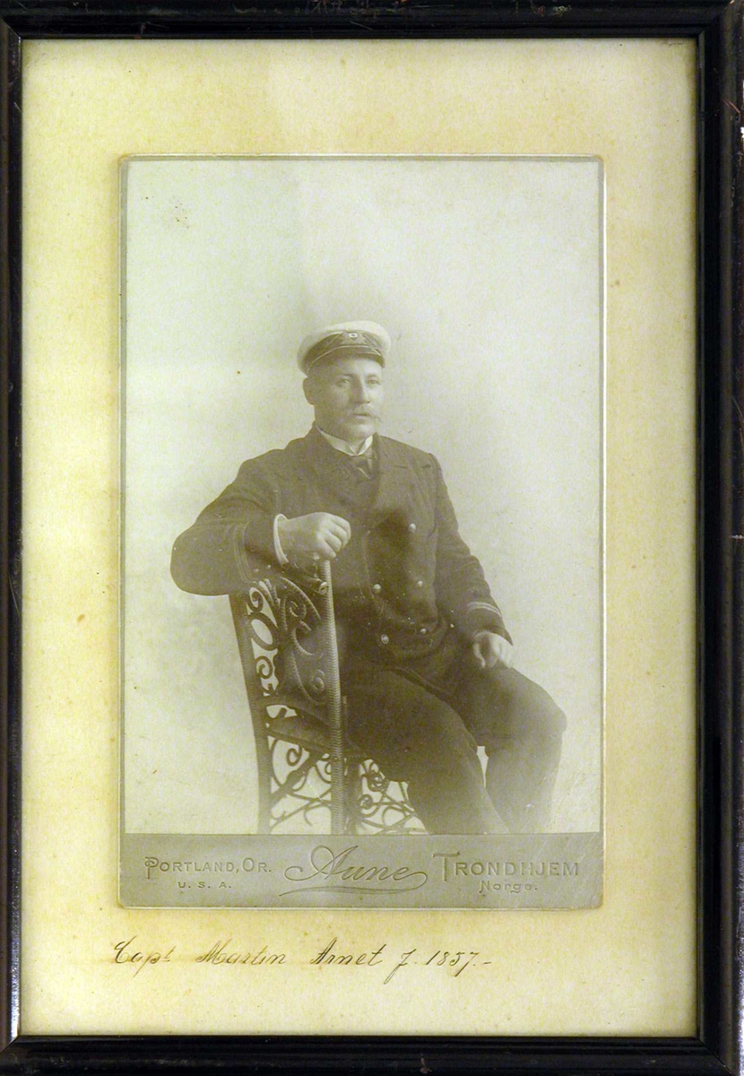 Kaptein Martin Arnet f.1857. (Han er bror av kaptein Børre Martin Gullichsen Arnet 1851-1914).