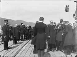 Fra Thamshavn-Svorkmobanens åpning. Kong Haakon VII og Chris