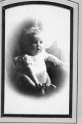 Kan være Astrid Elsa Thams.