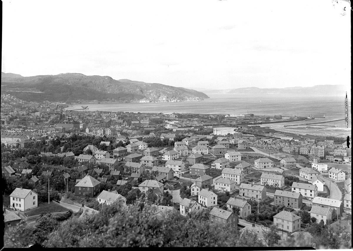 Utsikt fra Kuhaugen mot byen