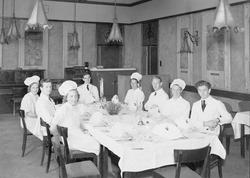 Fagskolens avslutningsfest for kelnere og kokker