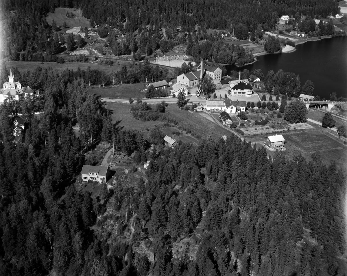 Tangen, Tangen Brenneri. Flyfoto. Foto Normann 23. 08. 1946. 