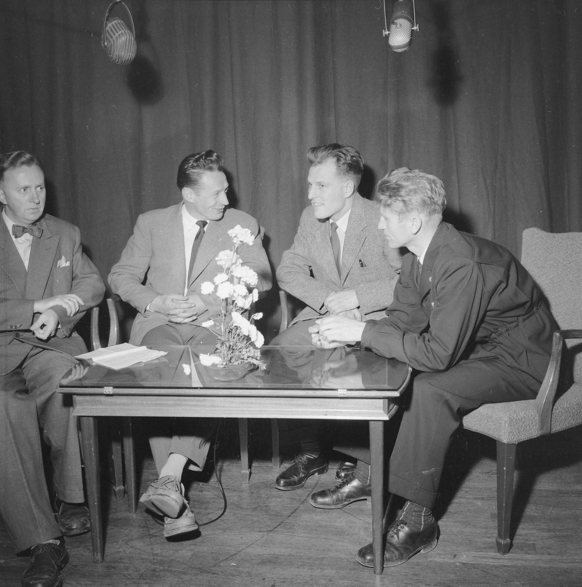 Radiomessen 1956 - TV studio med idrettskjendiser