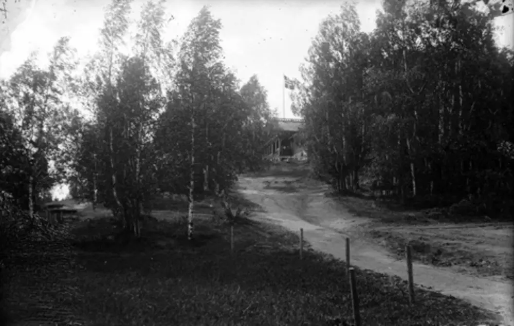 Skistua på Alhaug ved Hedmarkstoppen.