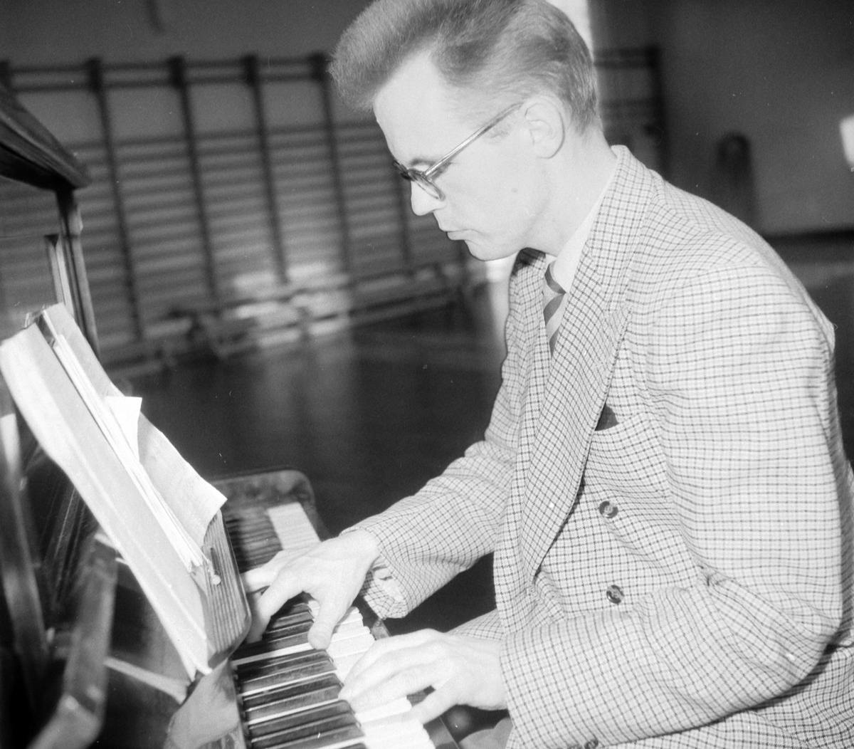 Pianist Eirik Steinum, Hamar lærerskole?
