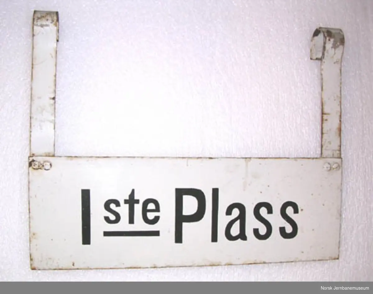 Skilt : "1ste Plass" - brukt på dampbåt?