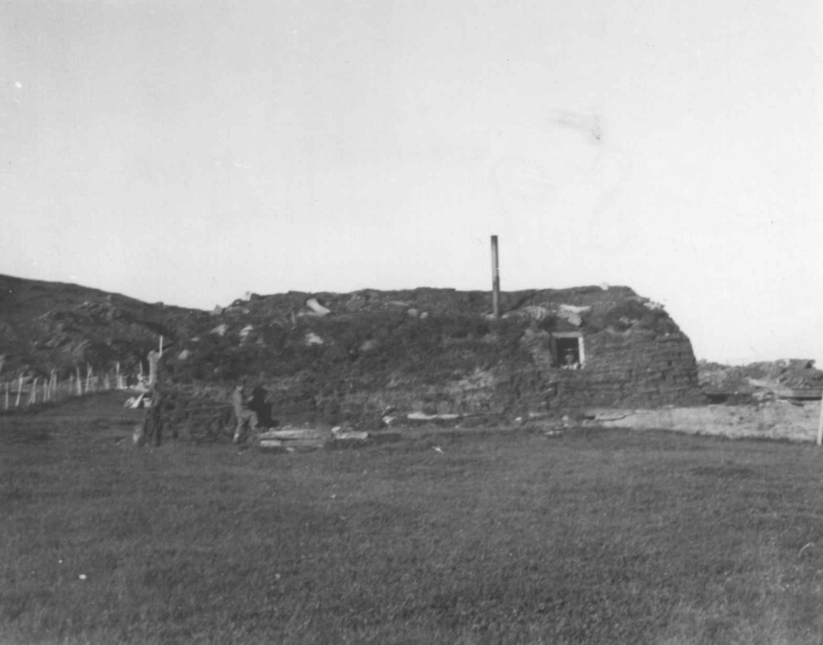 Fellesgamme bygget på branntomt i 1945. Langfjordnes 1952.