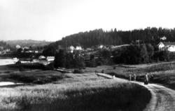 Vollen, Arnestad, Asker, Akershus. Utsikt fra veien mot Voll