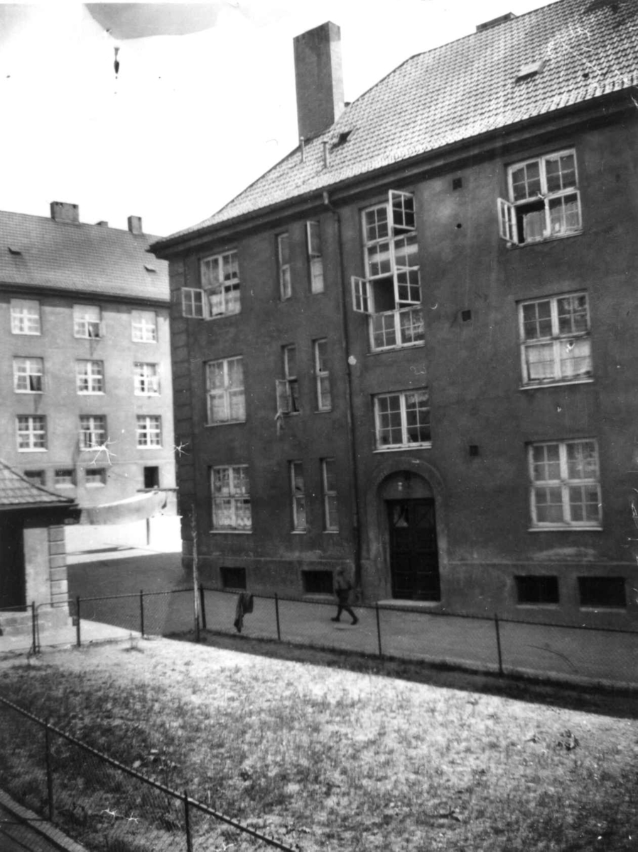 Jørgen Løvlandsgate 22 A på Rosenhof. Bygård på Rosenhoff, Oslo.
Fra boliginspektør Nanna Brochs boligundersøkelser i Oslo 1920-årene.