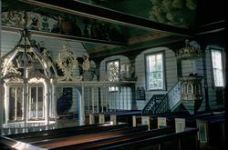 Interiør i Dybvåg kirke.