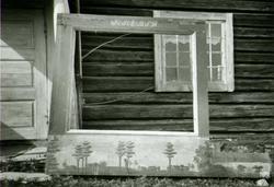 Høysetevindu fra Kilde, Åmot, Hedmark. Tekstside medfølger. 