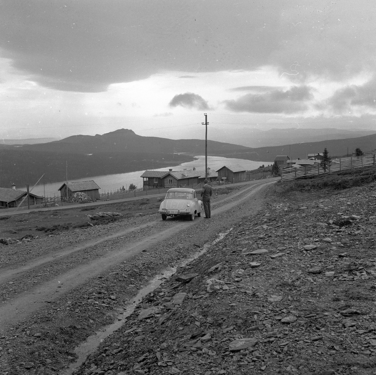 Setertun ved Peer Gyntveien i Oppland. Ant. Gålå Setergrend i Sør-Fron.  Fotografert juli 1956.