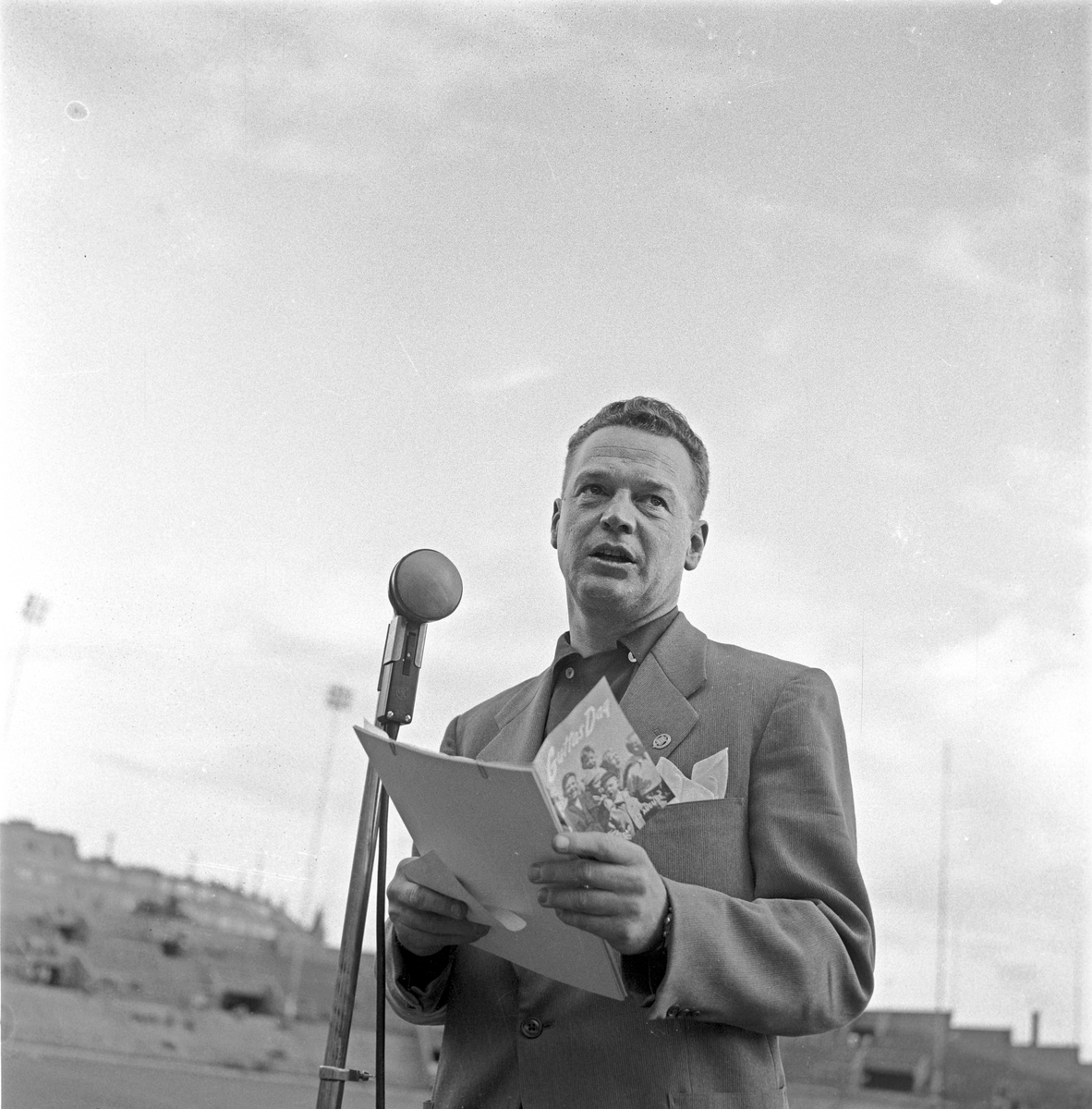 Serie. Radioreporter Rolf Kirkvaag . Fotografert 1953-63.