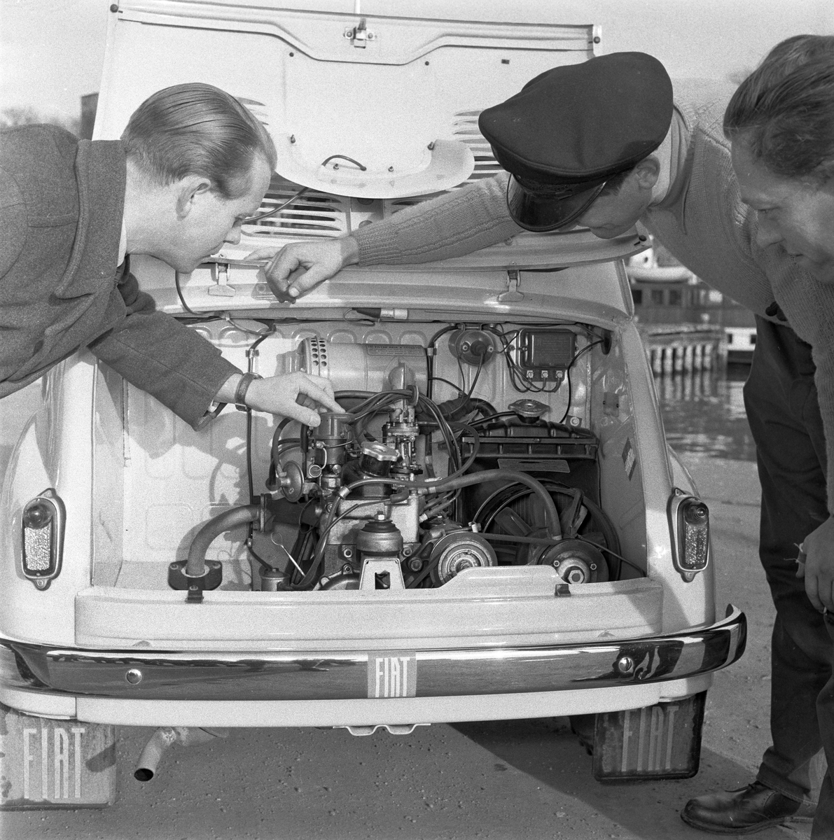 Serie. Test av bilmodellen Fiat 600. Fotografert oktober 1958. 

