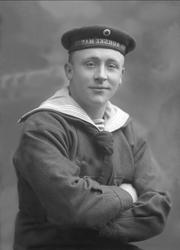 Portrett, mann med matrosuniform. Den norske marine. Viggo J