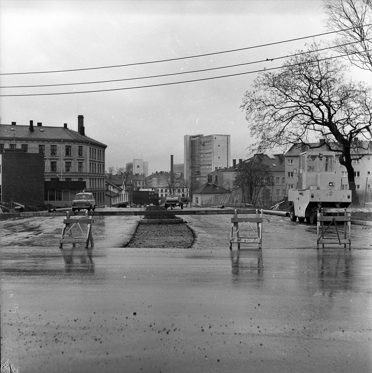 Sørligata, Oslo, 03.12.1964. Gatebilde med bygninger og biler.