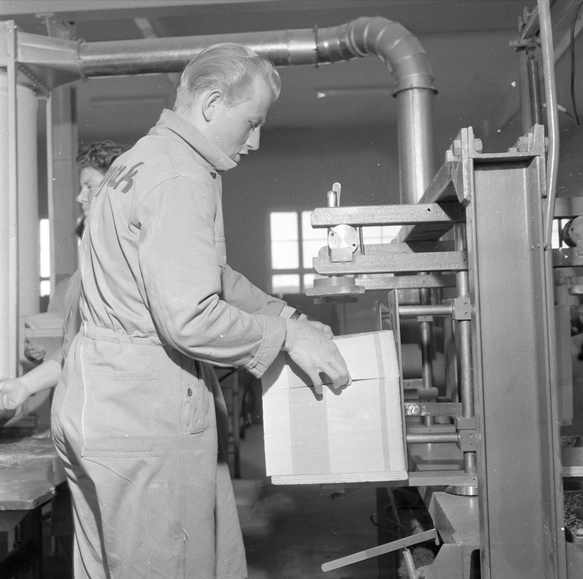 Spikkestad, april 1960, Elopak, ny fabrikk for produksjon av melkekartonger.