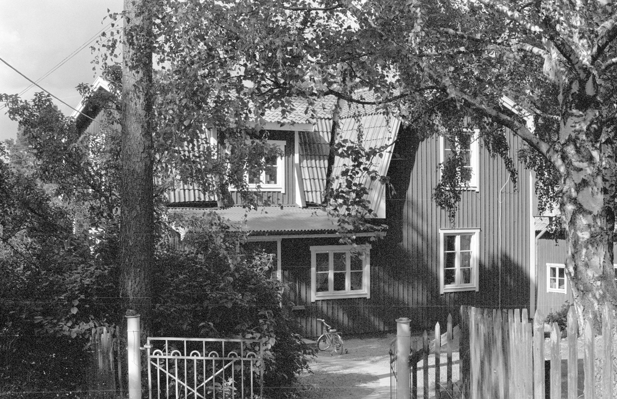 Bostadshus, Berga 2:10, Danmarks socken, Uppland 1977