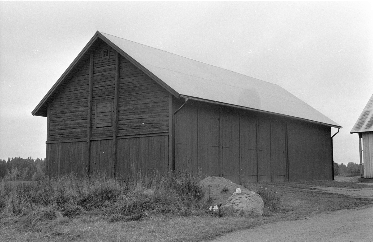Före detta ladugård och stall, Tuna 3:2, Dalby socken, Uppland 1984