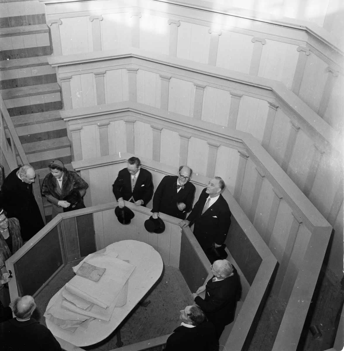 Islands president på besök i Anatomiska teatern, Gustavianum, Uppsala 1954