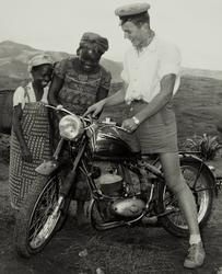 Den unge Leif fra Norge - på tur i Belgisk kongo - vekker st