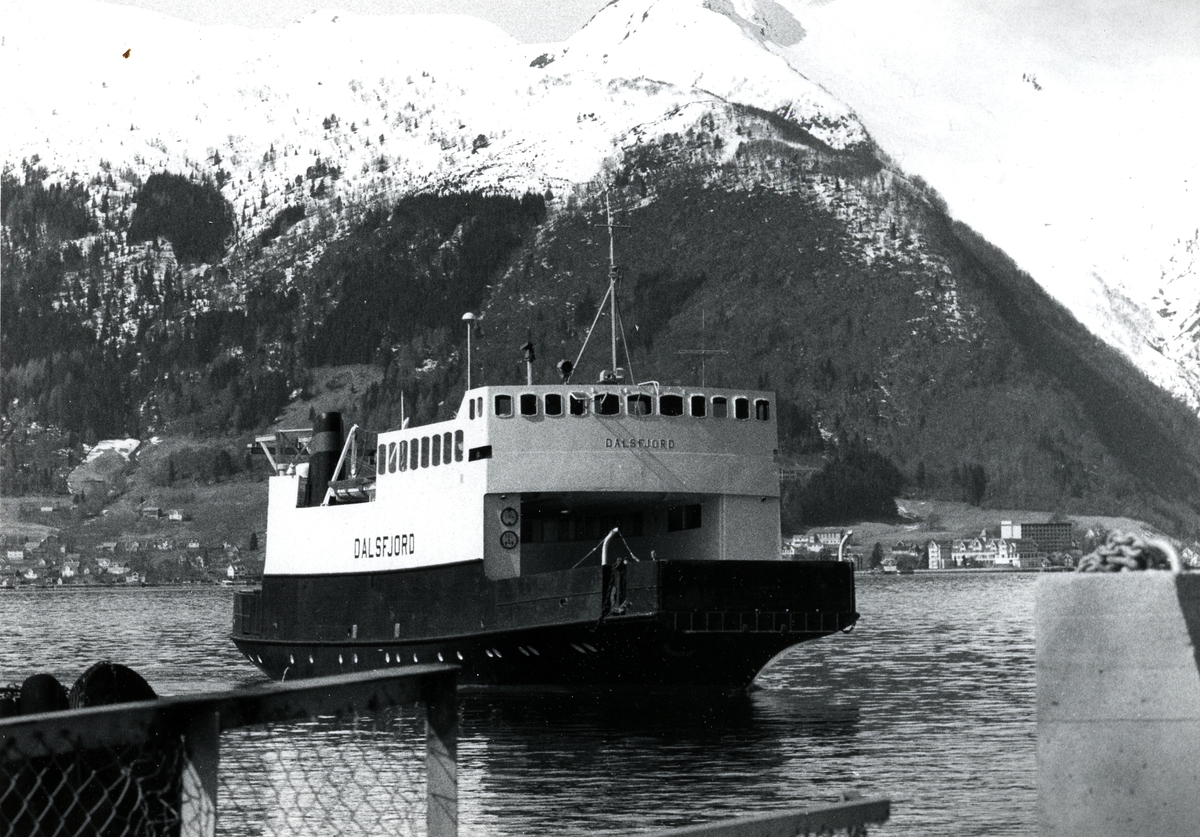 M/F Dalsfjord (b.1965, Hasund Smie & Sveiseverksted/ Ferdigbygget Hatlø Verksted A/S, Ulsteinvik/ Ulsteinvik)