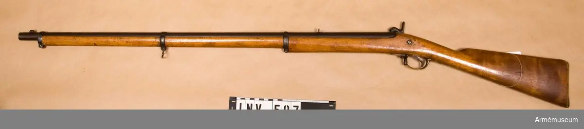 Kadettgevär m/1860.
Kaliber: 12,17 mm. Räfflat.