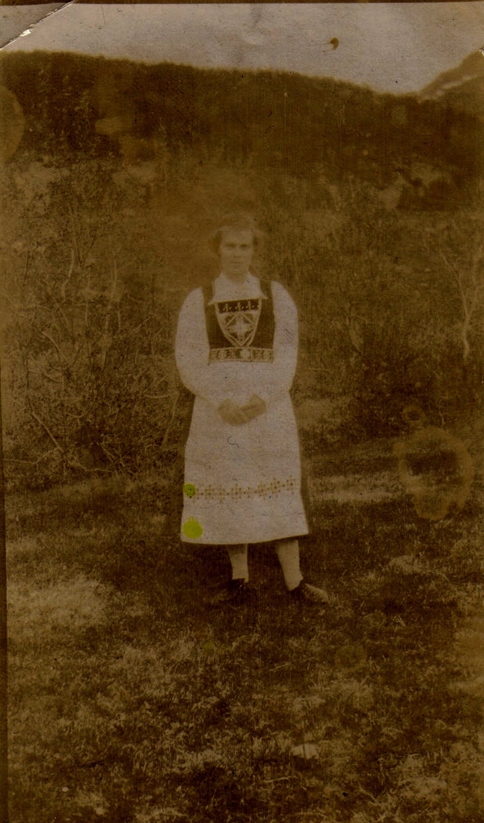 Samling fotografier etter Olga Beldo f. Eliassen