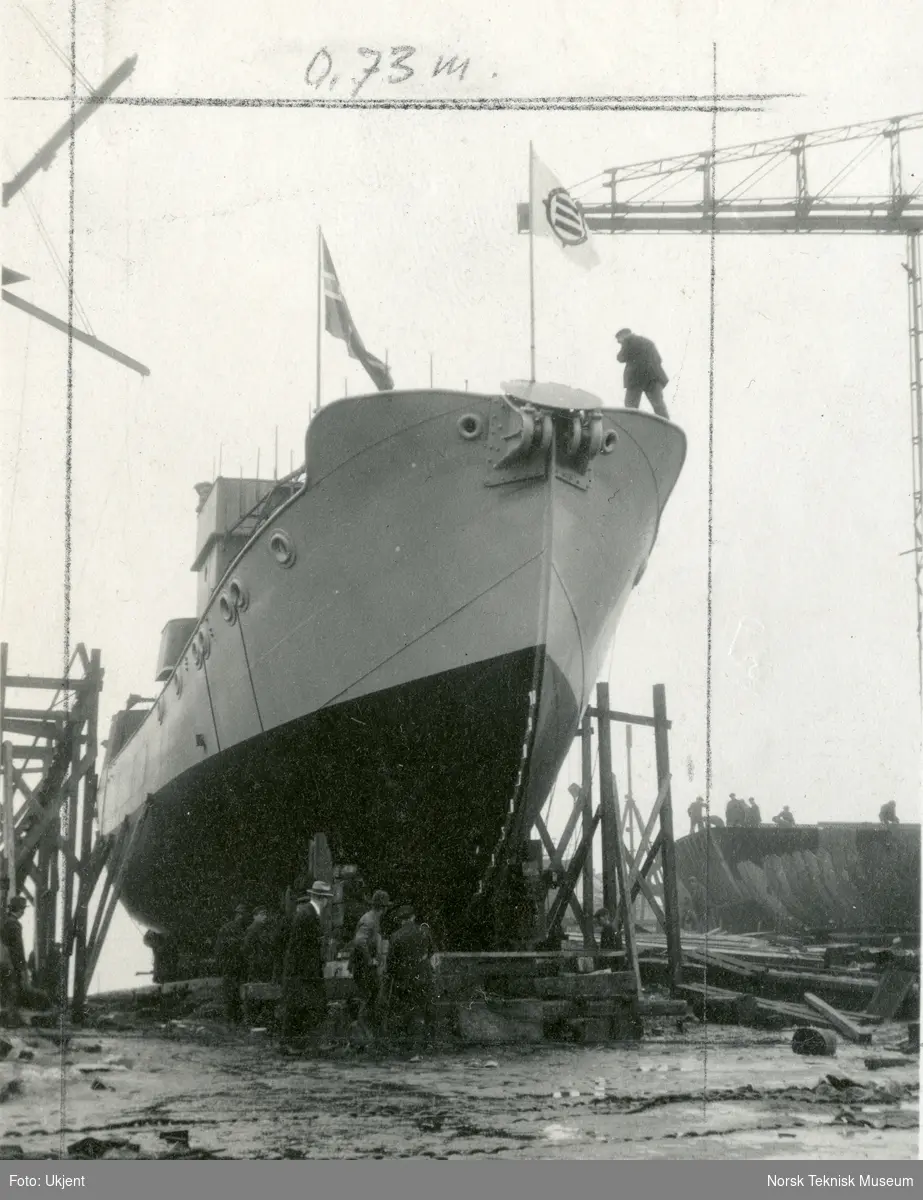 Stabelavløpning, hvalfangstskipet D/S Showa Maru, B/N 433 24. mars 1928. Skipet ble levert av Akers mek. Verksted i 1928 til Toyo-Hogei Kabushiki Kaisha, Osaka, Japan.