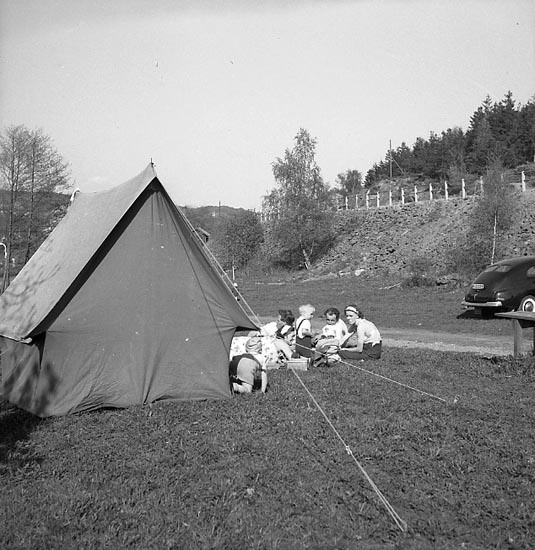 Enligt fotografens notering: "Badbilder Skeppsviken Maj 1951".