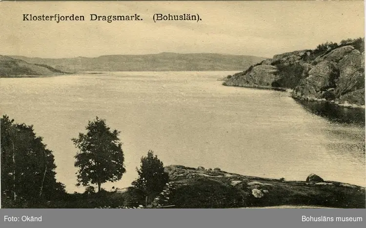 Tryckt text på vykortets framsida: "Klosterfjorden Dragsmark. (Bohuslän)".