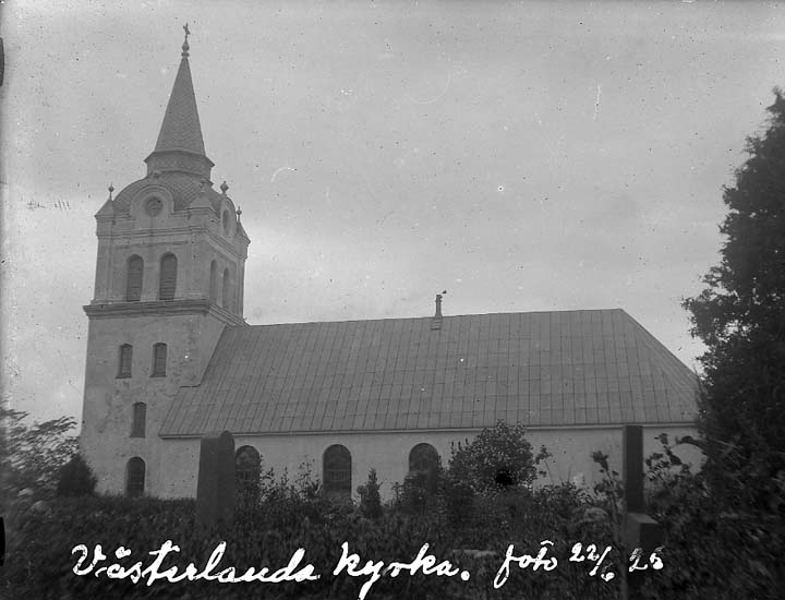 Enligt text på fotot: "Västerlanda kyrka. foto 22/6 1926".