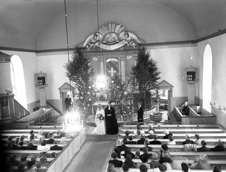 Text som medföljde bilden: "1949. No 20. Kyrkbröllop Krokstad. Pastor Bengt Nordblom."
