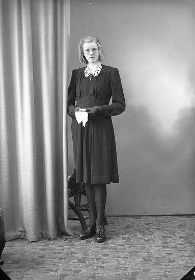 Enligt fotografens journal nr 7 1944-1950: "Andreasson, Irene Gåre, Spekeröd".