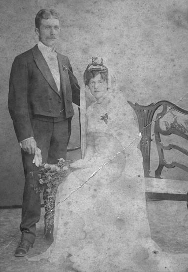 Brudparet Johan Robert Gren och Kristina Skogman, 1911