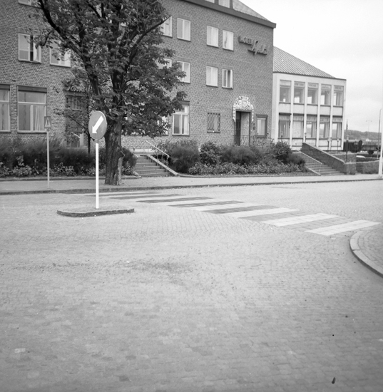 "Övergångställe vid Hotell Lysekil. 1957.09"