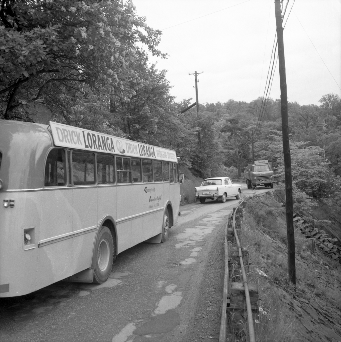 En rosenqvist buss pÃ¥ väg nedför "blindtarmen" vid Ã
dalsvägen i ...