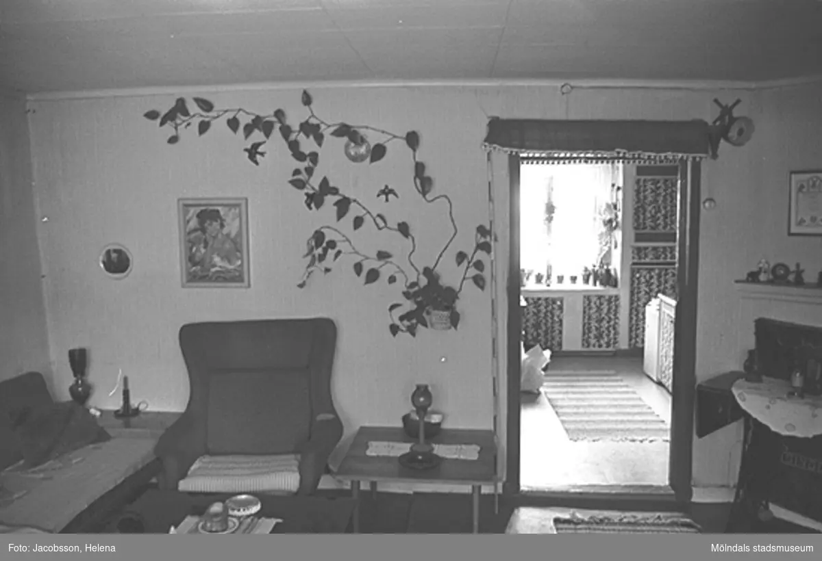 Interiörbild i bostadshus på Roten M 37 i Mölndals Kvarnby, 1972.