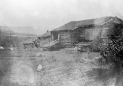 Låven oppå Sør-Einbu.