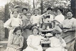 Familie på utflukt, antagelig i Amerika.