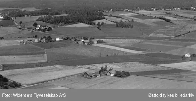 Strømnes søndre i Råde (foran), nordre (bak). Bildet er tatt 1956.