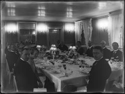 Festmiddag, ukjent sted og anledning,antakelig Borregaard ho