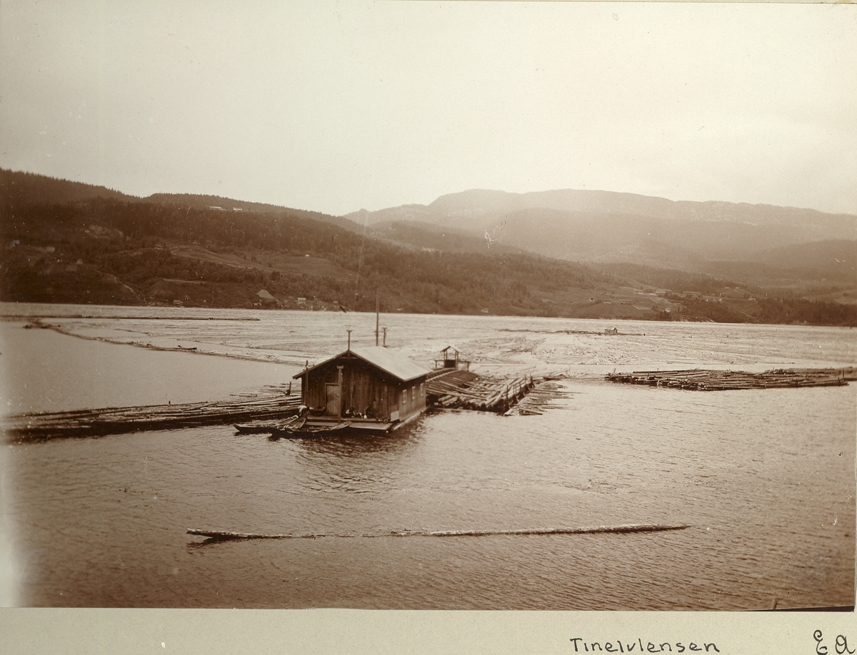 Flåtemaskinen i Tinnålensa, Heddalsvannet, på begynnelsen av 1900-tallet